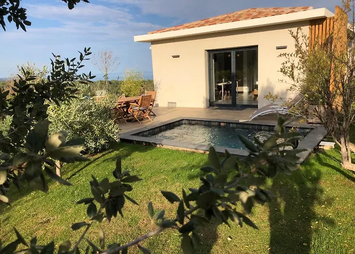 בית נופש Machja Solenzara *